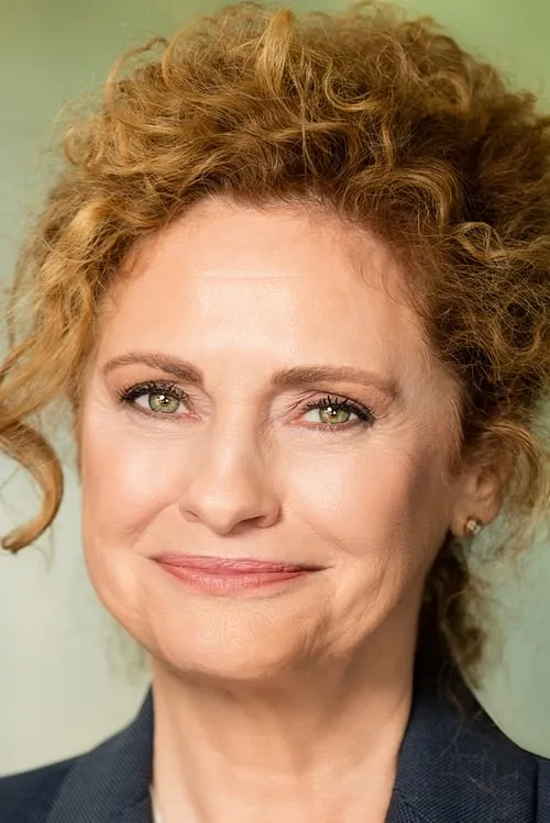 Sharon Sharth interpretando a Judge Cheryl Cohen (as Sharon Schlarth)