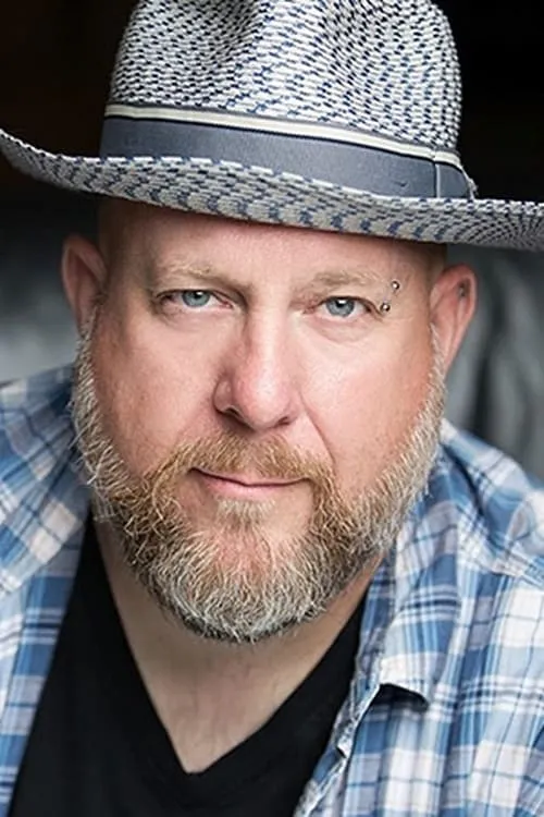 Shawn Major interpretando a Lead Thug