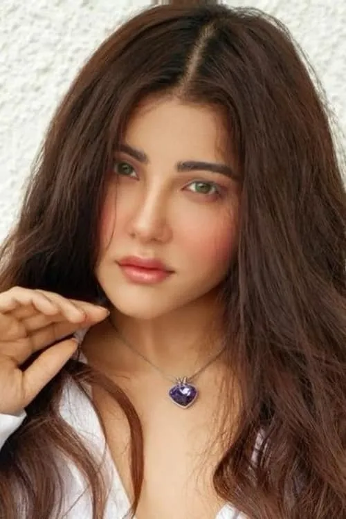 Shaylee Krishen — personaje: Pari