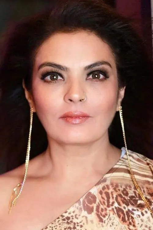 Sheeba Akashdeep interpretando a Dr. Renu Mahinder Nath