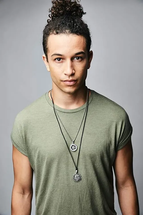 Roxy Striar ha trabajado con Sheldon White en 1 ocasiones