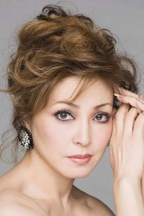 Shinobu Sato en su biografía y filmografía