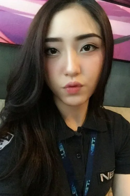 Shinta Naomi interpretando a Naomi / Maoni