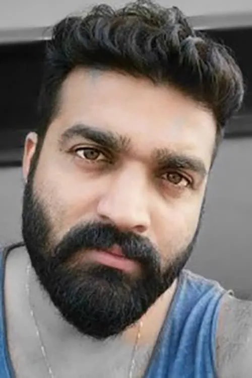 Shivajith Padmanabhan interpretando a Rajan