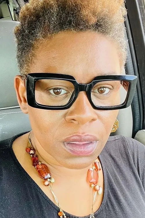 Jordan A. Holland ha trabajado con Shonka Dukureh en 1 ocasiones