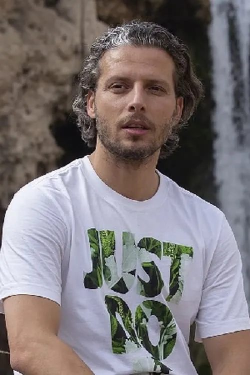 Asadollah Yekta ha trabajado con Shpejtim Arifi en 1 ocasiones