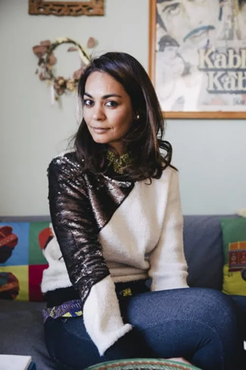 Heather Hollingsworth ha trabajado con Shruti Ganguly en 1 ocasiones