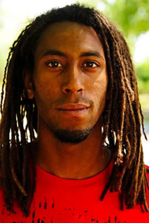 Shuriken Shannon interpretando a