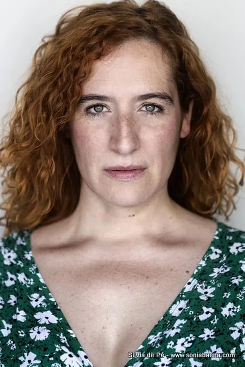 Silvia de Pé interpretando a Nuria