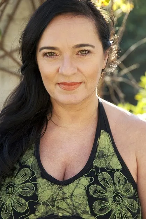 Amy Tsang ha trabajado con Silvia Moore en 1 ocasiones