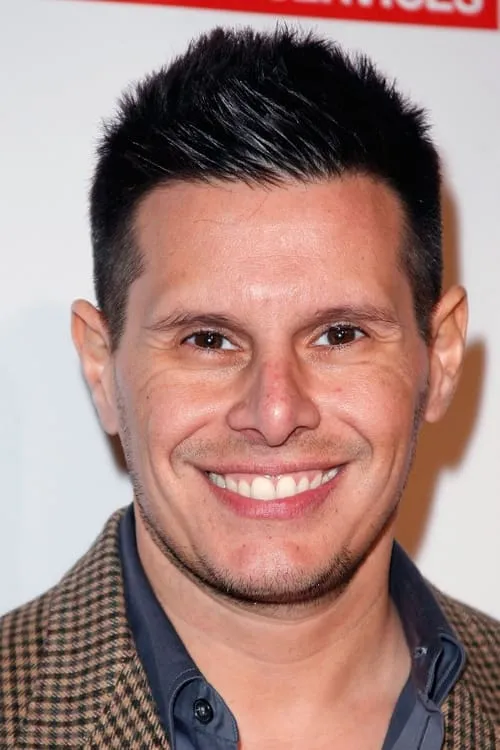 Silvio Horta interpretando a Self