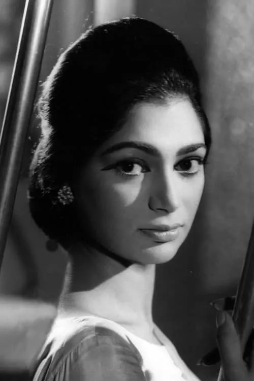 Simi Garewal — personaje: Host