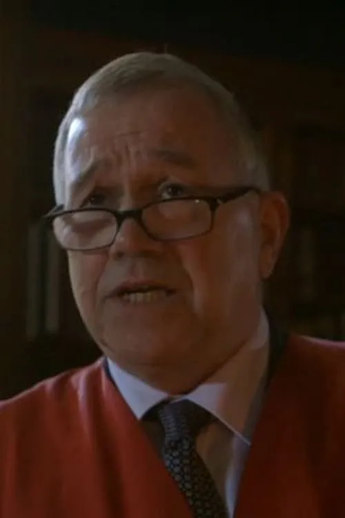 Simon Brett — personaje: Himself