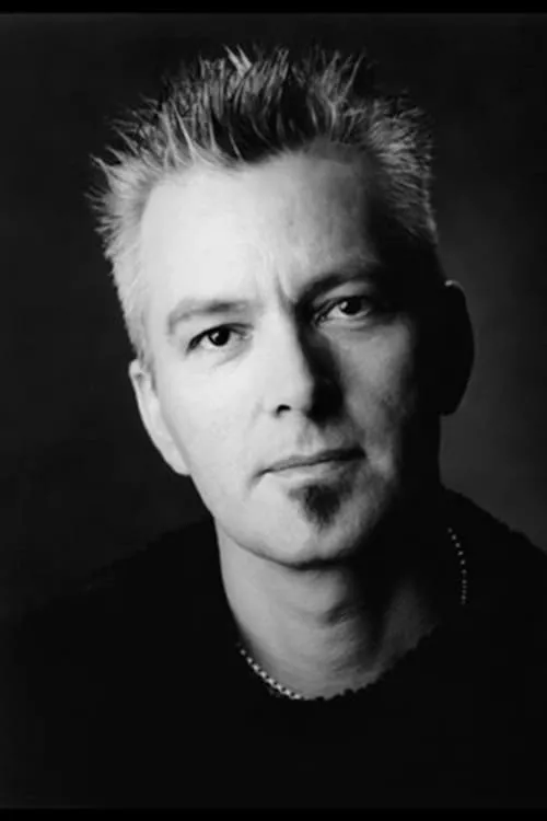 Jon Hershfield ha trabajado con Simon Holden en 1 ocasiones