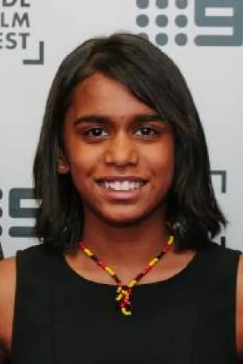 Simone Landers interpretando a Binda Banganha