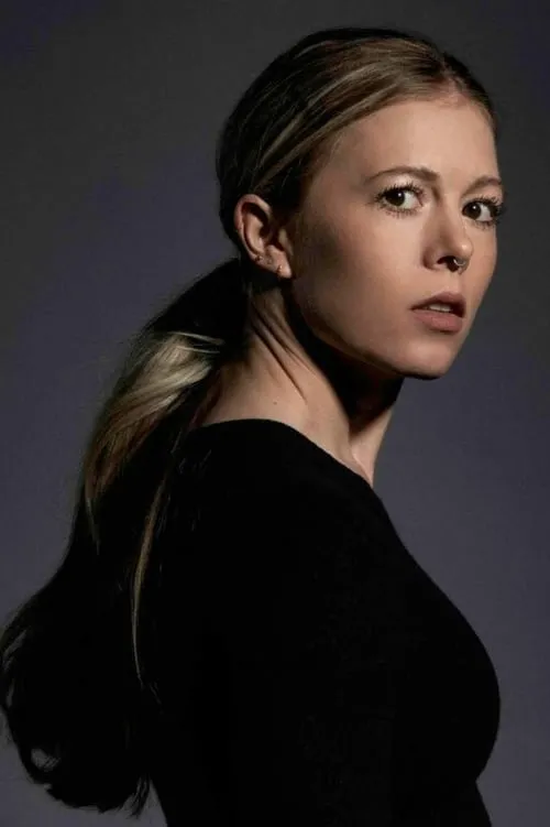 Christopher Poll ha trabajado con Simone Tang en 1 ocasiones