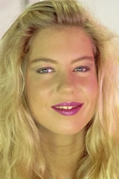 Sinja Desirée interpretando a 