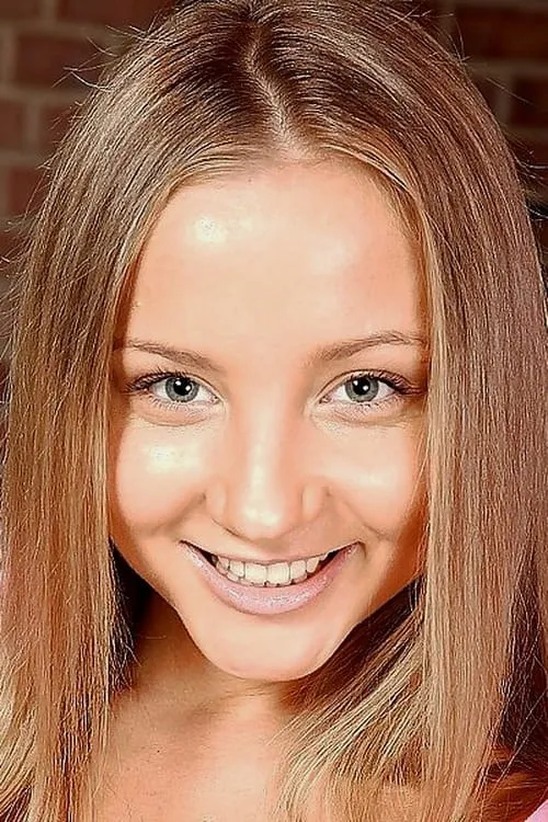 Cindy Dee ha trabajado con Sinovia en 1 ocasiones