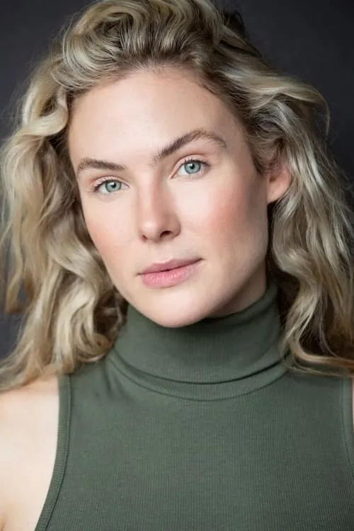 Siobhán Bolton interpretando a Alex