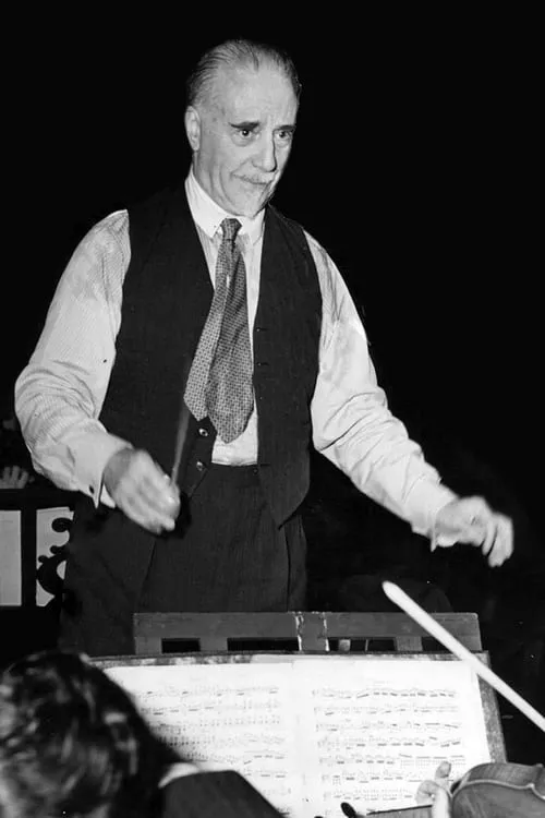 Sir Thomas Beecham interpretando a Self (archive footage)