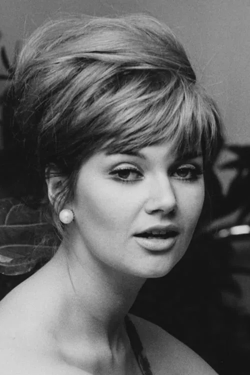 Siw Mattson interpretando a Peggy Ward