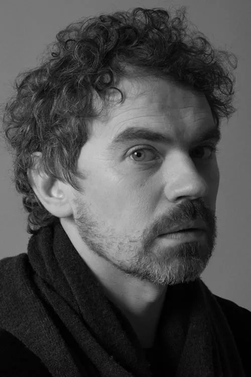 Mary McEvoy ha trabajado con SJ McArdle en 1 ocasiones