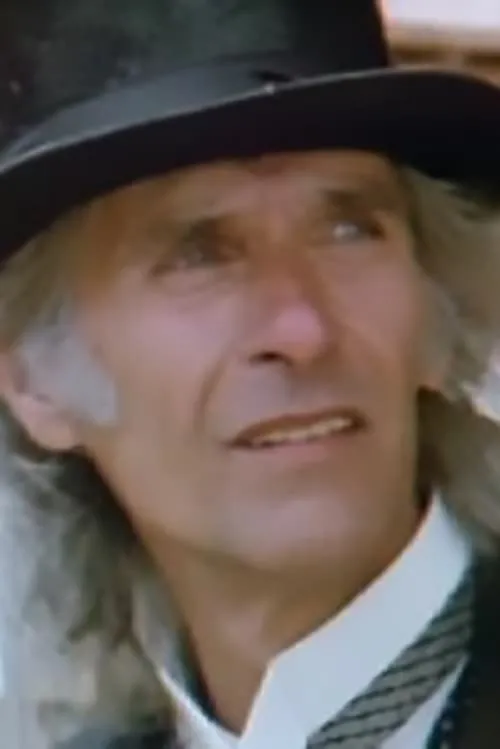 Sky Fabin en su biografía y filmografía