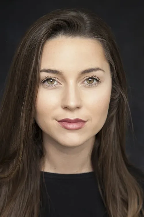 Slaney Power interpretando a Ash