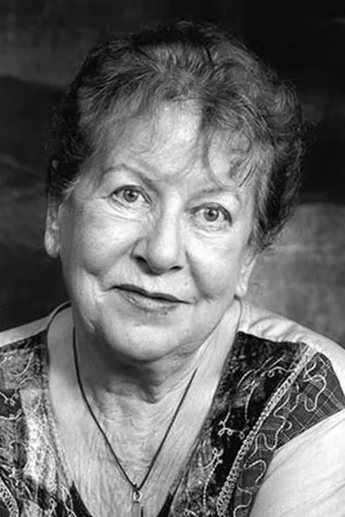 Sława Kwaśniewska interpretando a Ciotka Ireny