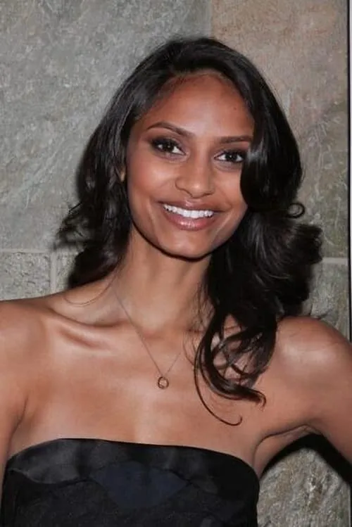 Edyta Sliwinska ha trabajado con Sonia Dara en 1 ocasiones