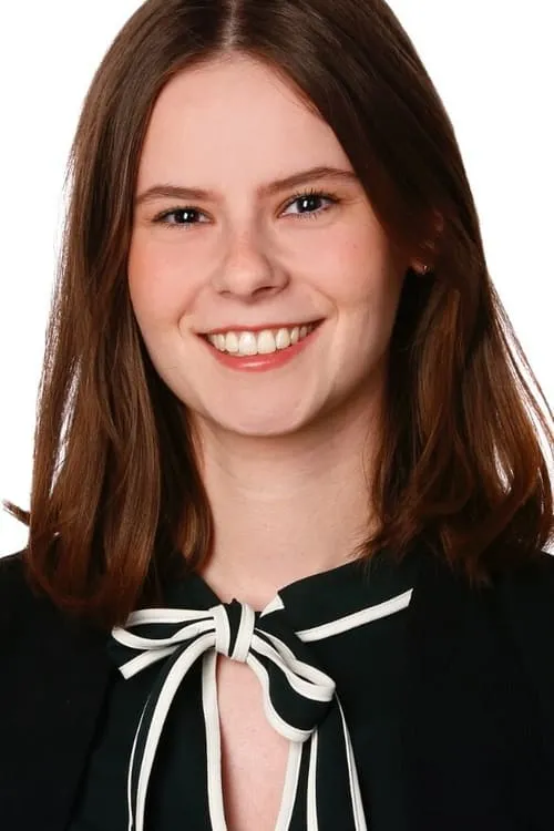 Sophia Boehme interpretando a Elisa