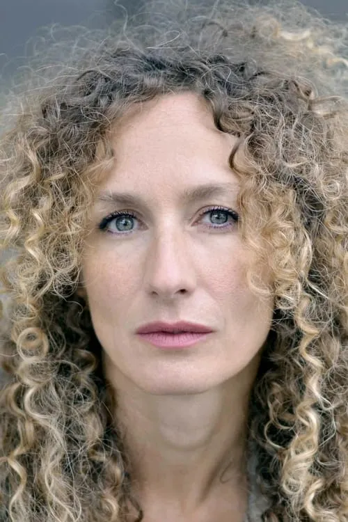 Sophie Parel interpretando a Claire