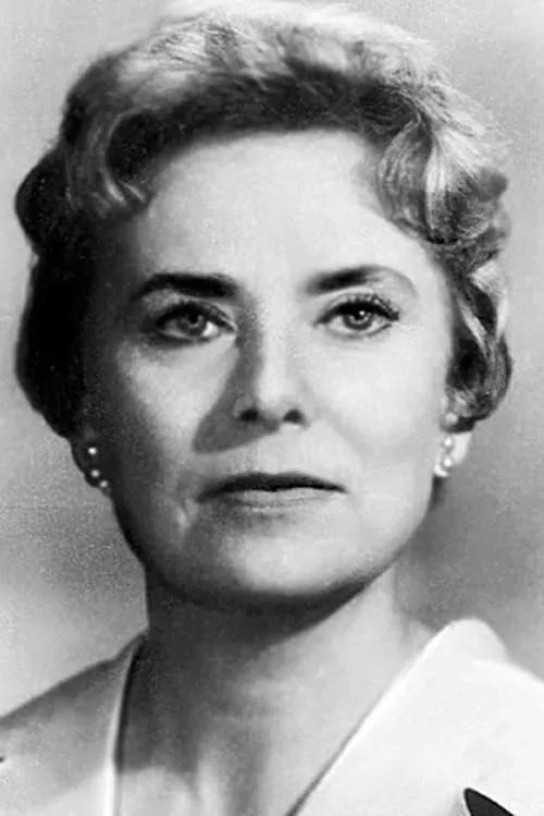 Sophie Sooäär interpretando a Donna Laura