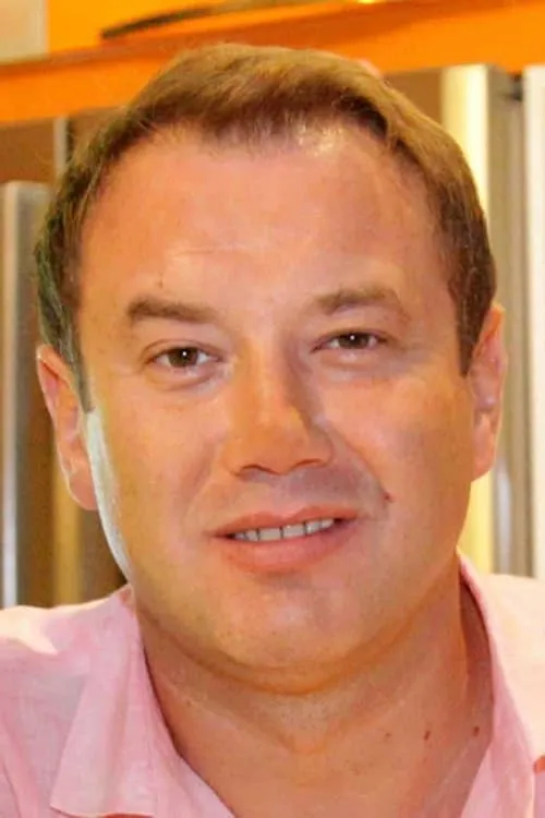 Foto de perfil del actor Şoray Uzun en el reparto