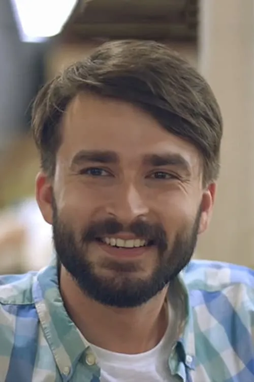 Spiros Athineou — personaje: ?????