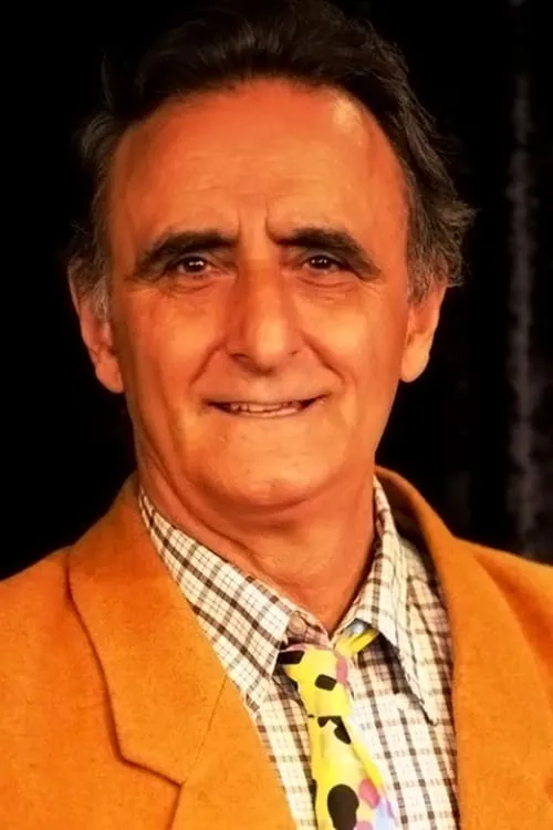 Σταμάτης Τζελέπης interpretando a