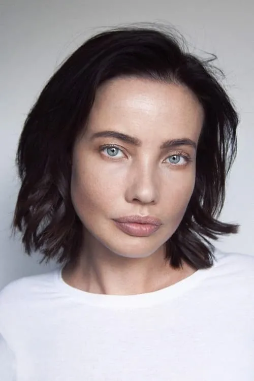 Stephanie Corneliussen interpretando a Viktoria