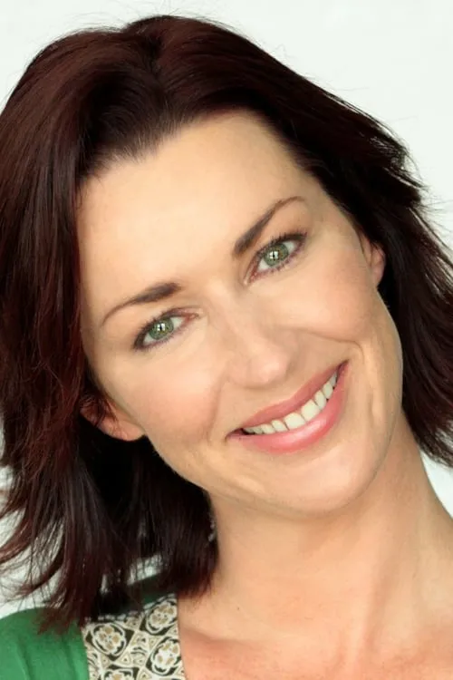 Stephanie Paul interpretando a Pip