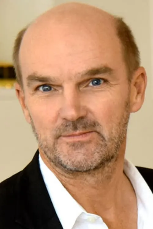 ??? ???? ha trabajado con Stephen Lambert en 1 ocasiones