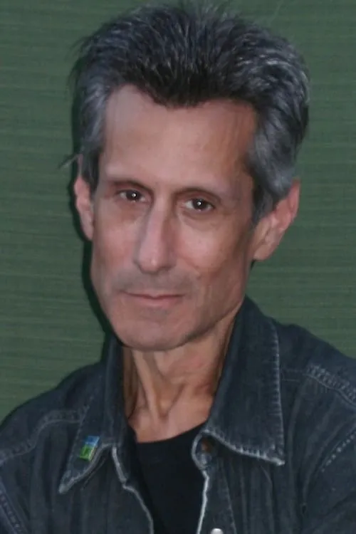 Josh Caldwell ha trabajado con Stephen Sayadian en 1 ocasiones