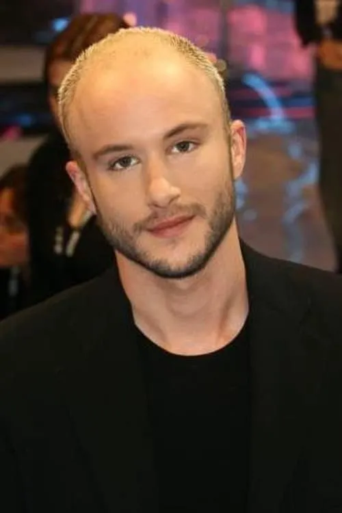 Stergios Mikroutsikos — personaje: s?µµet????te?