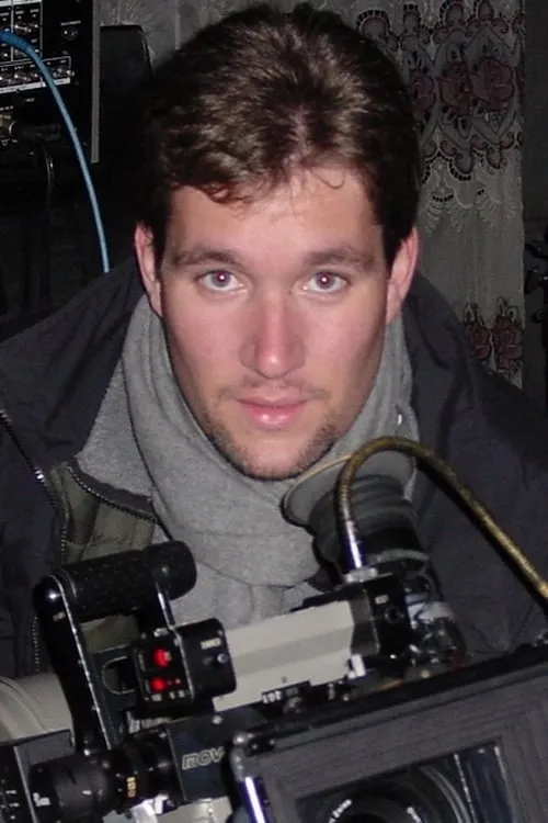 Richard Glover ha trabajado con Stevan Mena en 1 ocasiones