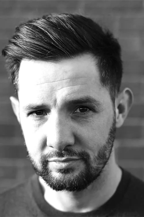 Steve Bell interpretando a Craig