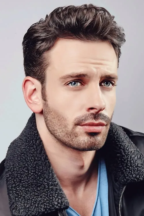 Steve Cavanaugh interpretando a Probie Anthony