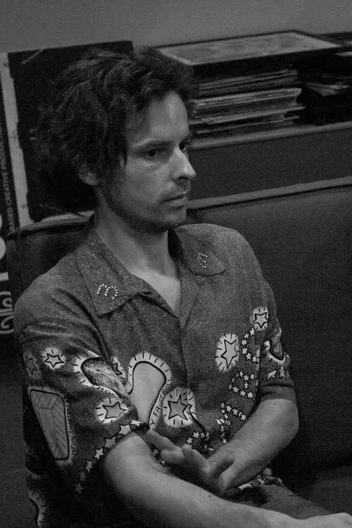 Michael Hall D'Addario ha trabajado con Steve Girard en 1 ocasiones