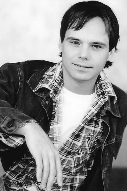 Steve Herd interpretando a Matt