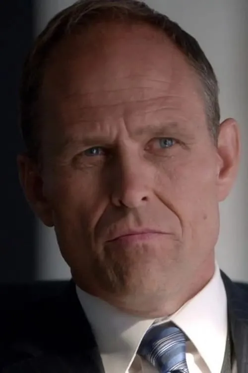 Steve Makaj interpretando a Community Leader