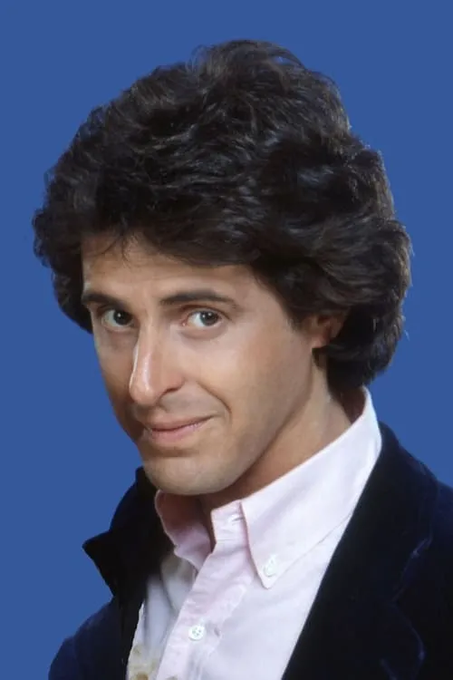 Steven Kampmann interpretando a Jay