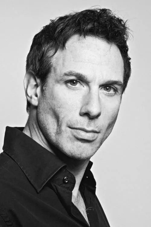 Simon Gleeson ha trabajado con Steven Serlin en 1 ocasiones