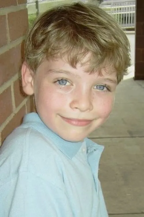 Steven St. Gelais interpretando a School Boy